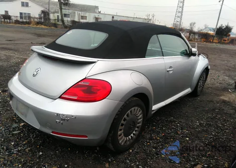 2013 Volkswagen Beetle 2.5L z USA, uszkodzony, nr VIN 3VW5P7AT4DM813232